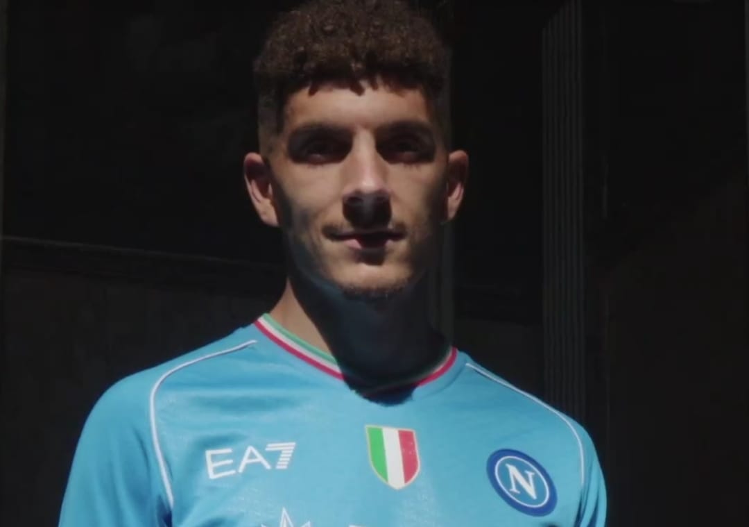 Video Foto Show Sscn Napoli Ecco Il Capitano Giovanni Di Lorenzo Con La Nuova Maglia 