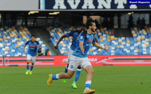 KHVICHA - Napoli, Kvaratskhelia festeggia il 2-1 contro il Verona ...