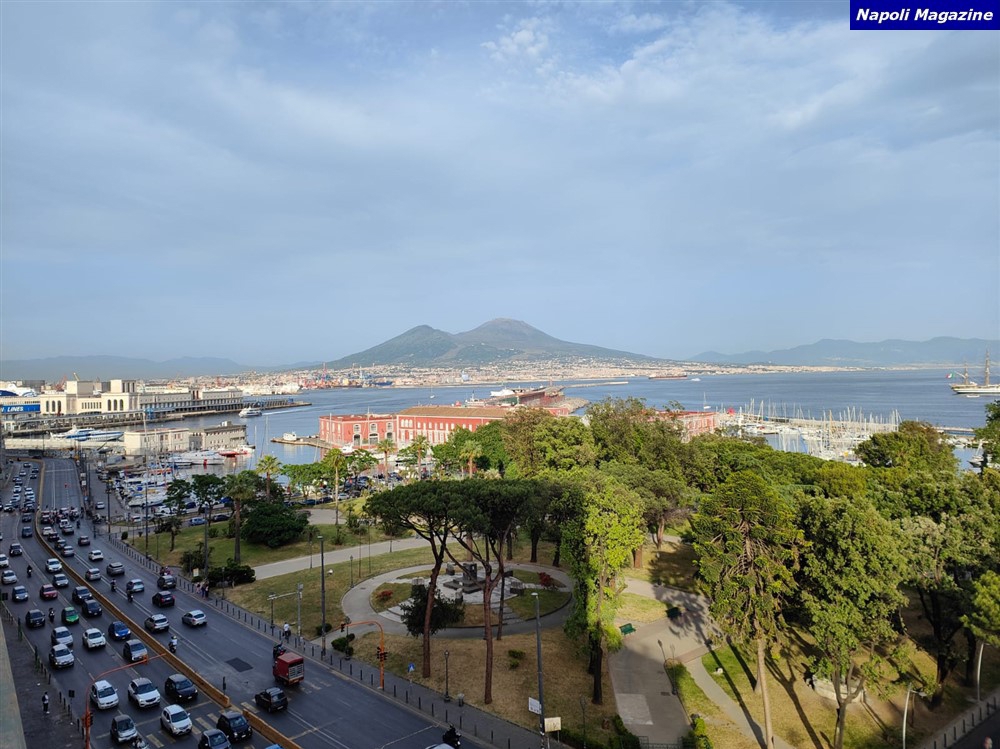 A NAPOLI - Protesta contro la Nato, scontri manifestanti-Polizia